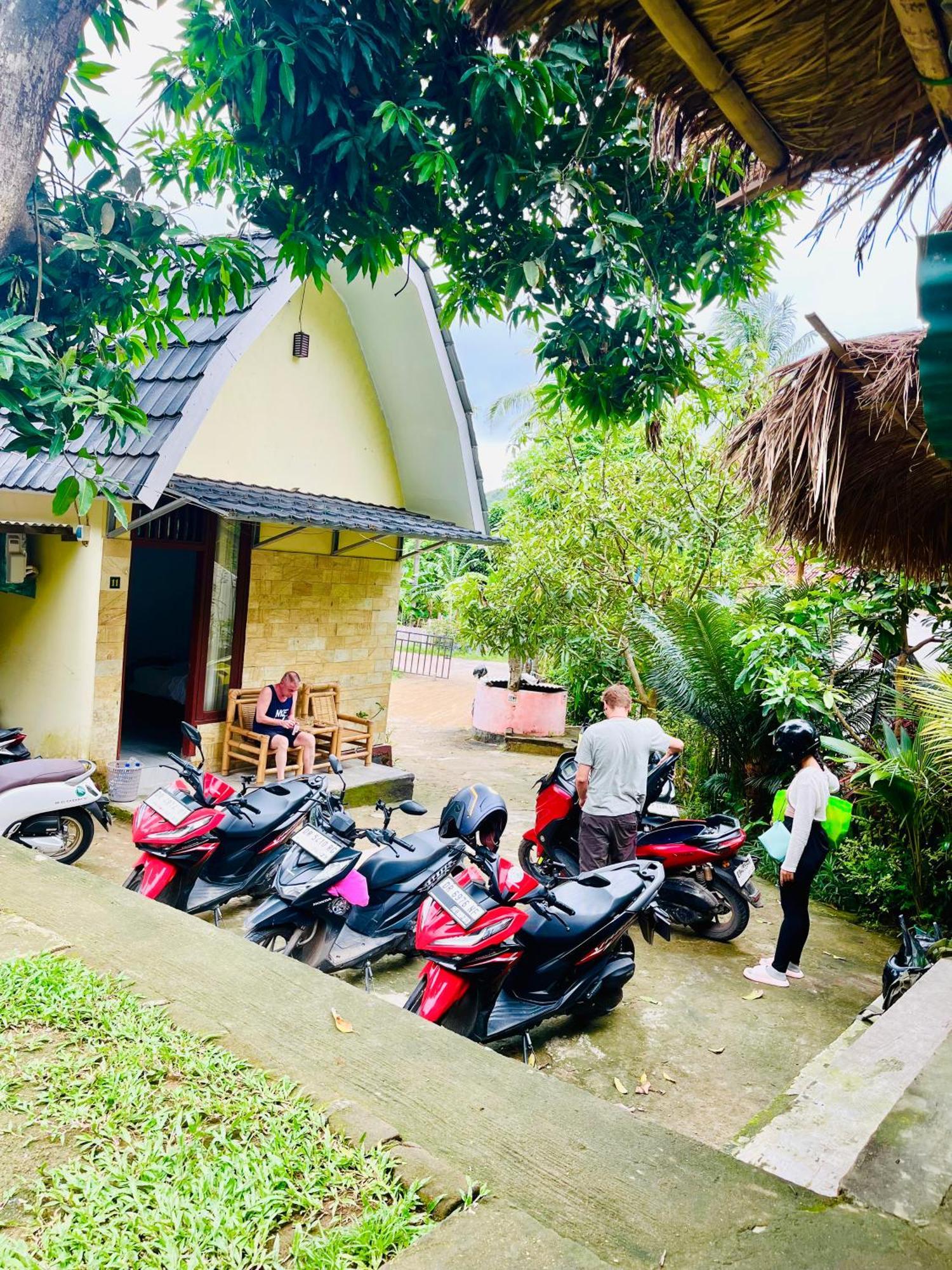 Roy Homestay Kuta Kuta  Eksteriør billede