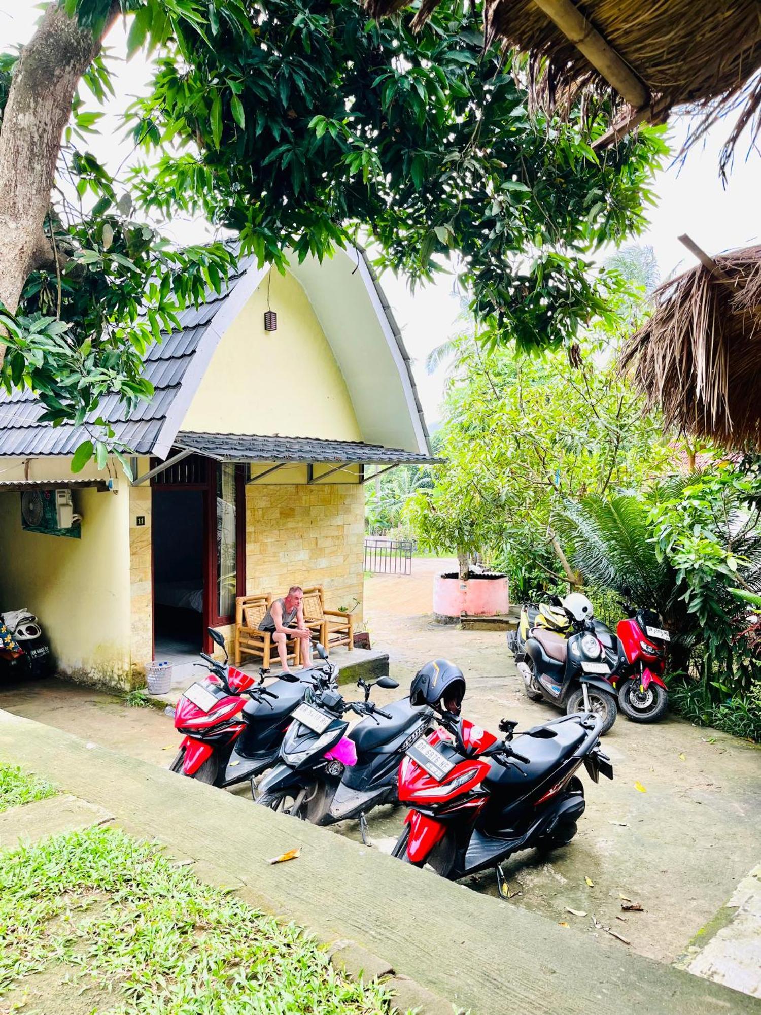 Roy Homestay Kuta Kuta  Eksteriør billede