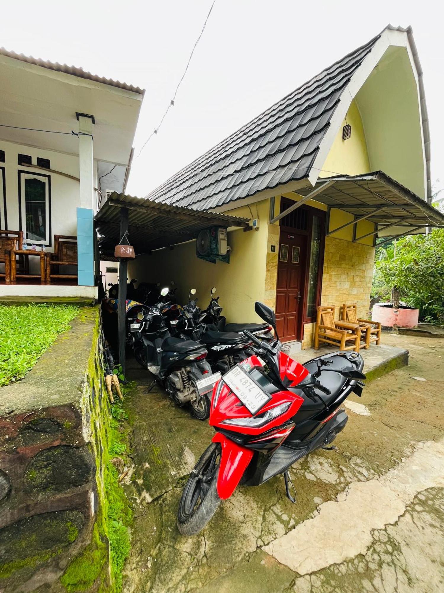 Roy Homestay Kuta Kuta  Eksteriør billede